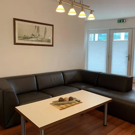 Hotel Goor Und Apartmenthaus Lauterbach (Rugen)