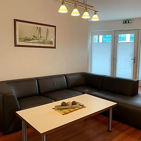 Goor Und Apartmenthaus Hotel Lauterbach (Rugen)