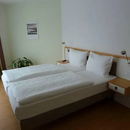 Hotel Goor Und Apartmenthaus Lauterbach (Rugen)
