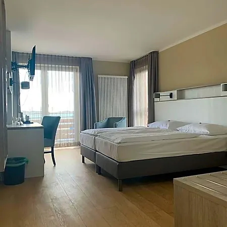Goor Und Apartmenthaus Hotel Lauterbach (Rugen)