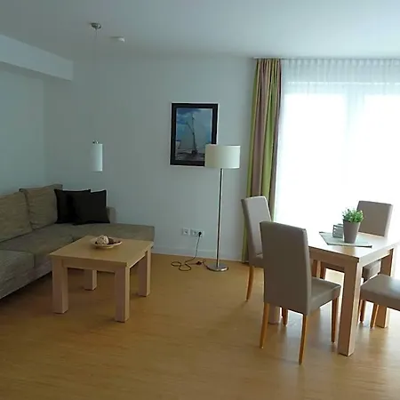 Hotel Goor Und Apartmenthaus Lauterbach (Rugen)
