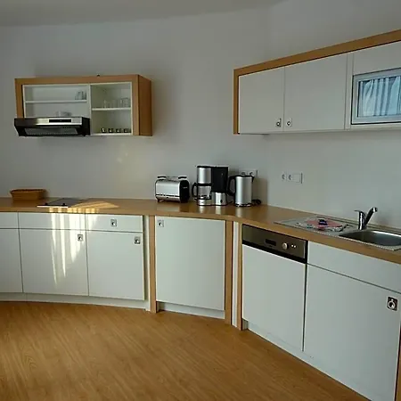 Goor Und Apartmenthaus Lauterbach (Rugen)