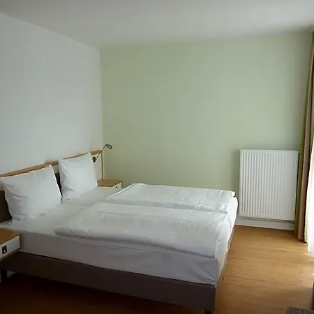 Goor Und Apartmenthaus Lauterbach (Rugen)
