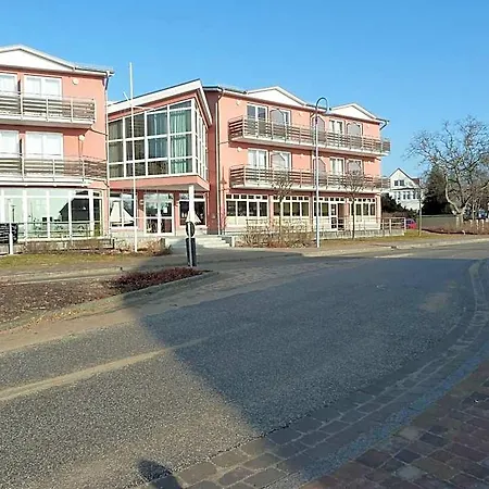 Goor Und Apartmenthaus Hotel Lauterbach (Rugen)