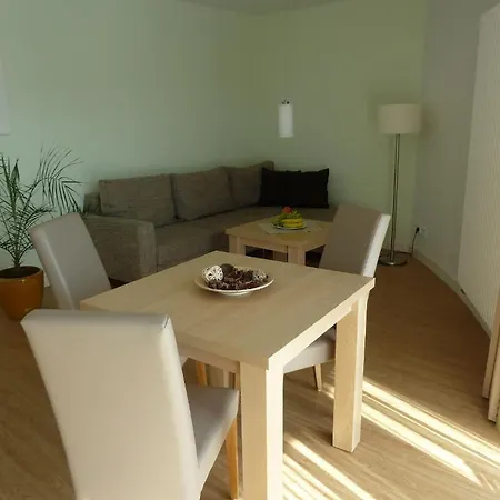 Goor Und Apartmenthaus Lauterbach (Rugen)