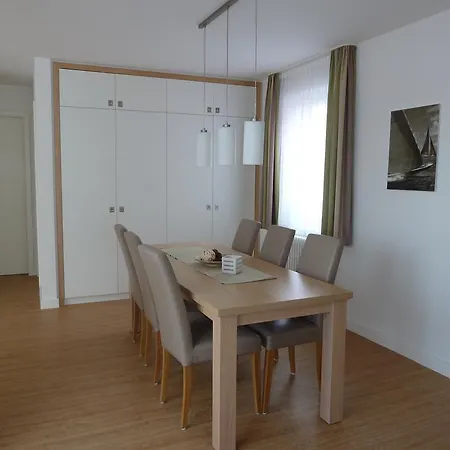 Goor Und Apartmenthaus Lauterbach (Rugen)