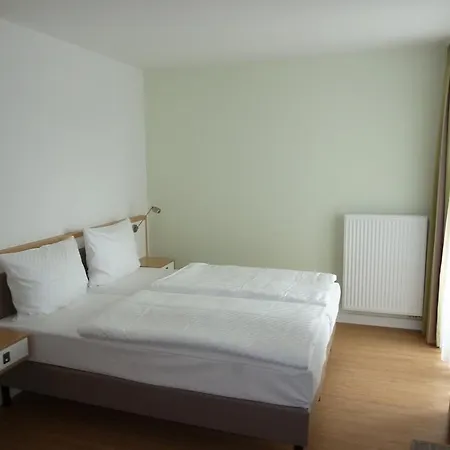 Goor Und Apartmenthaus Lauterbach (Rugen)